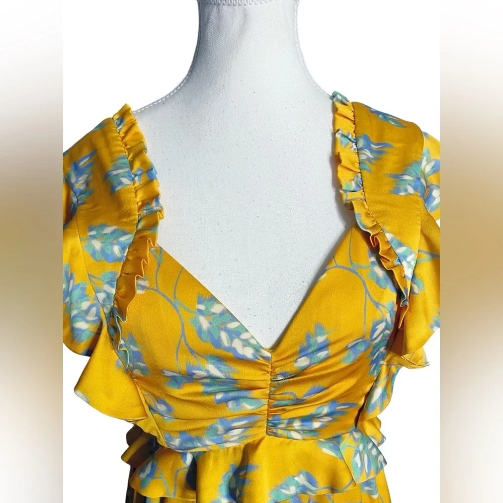 Three Floor Lemonana Dress Yellow Aqua Print
Ruffle Flutter Sleeve Midi - Picture 4 of 16